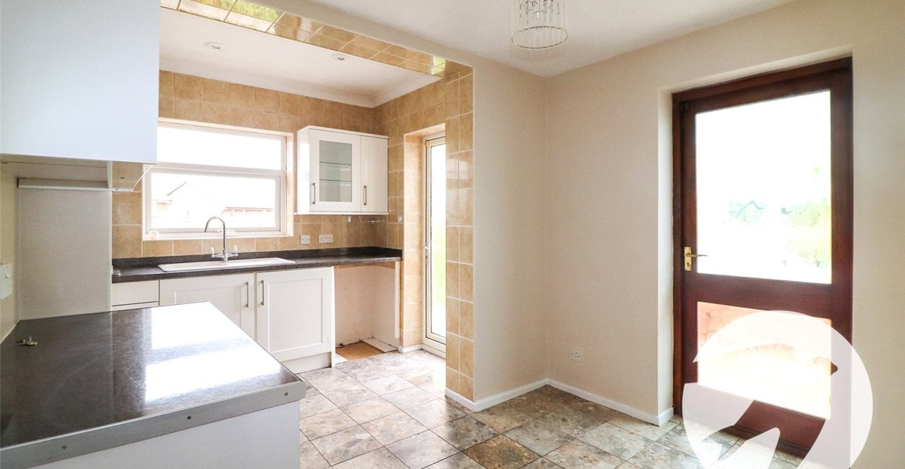 2 bedroom bungalow for sale in Crayford | Robinson Jackson