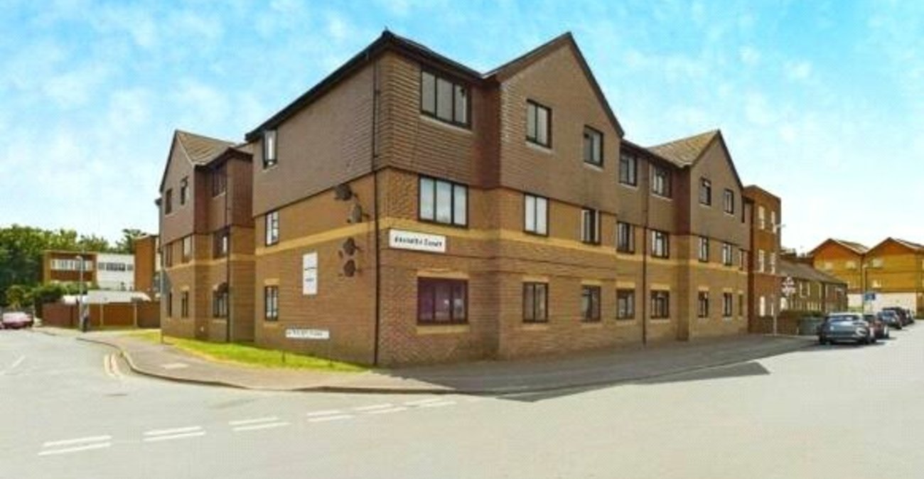 1 bedroom property for sale in Sittingbourne | Robinson Michael & Jackson