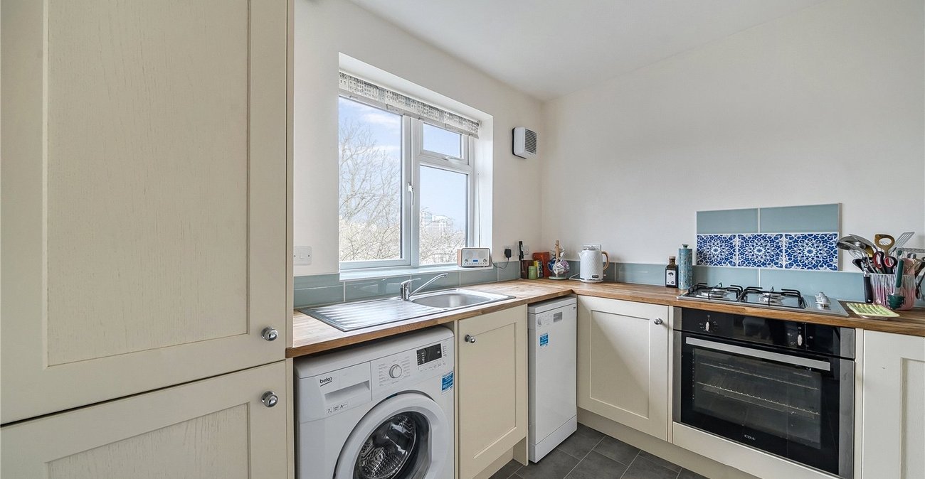 2 bedroom property for sale in Forest Hill | Robinson Jackson