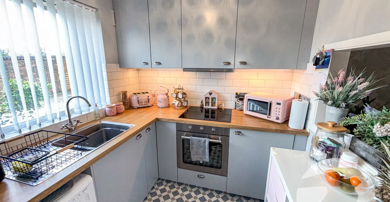 1 bedroom property for sale in Eltham | Robinson Jackson