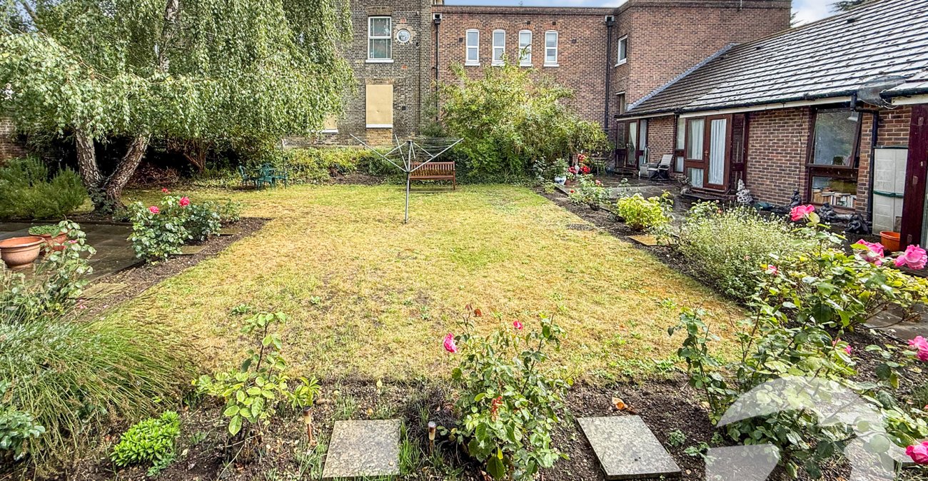 1 bedroom property for sale in Eltham | Robinson Jackson