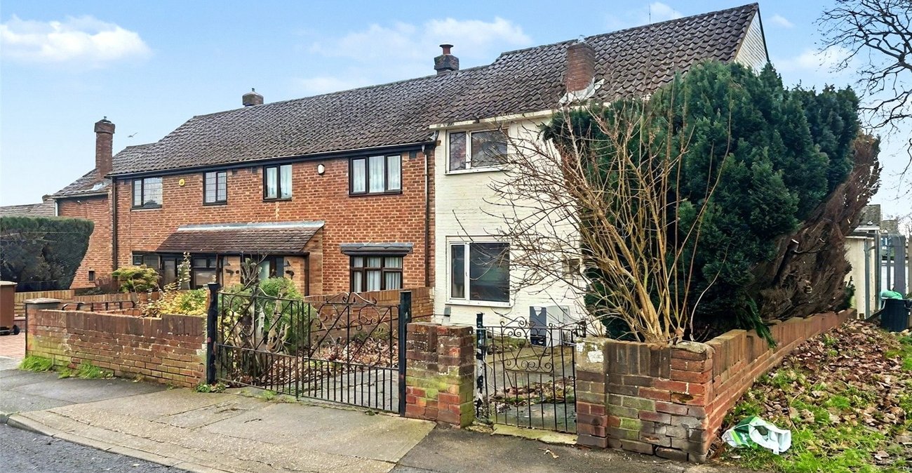 2 bedroom house for sale in Walderslade | Robinson Michael & Jackson