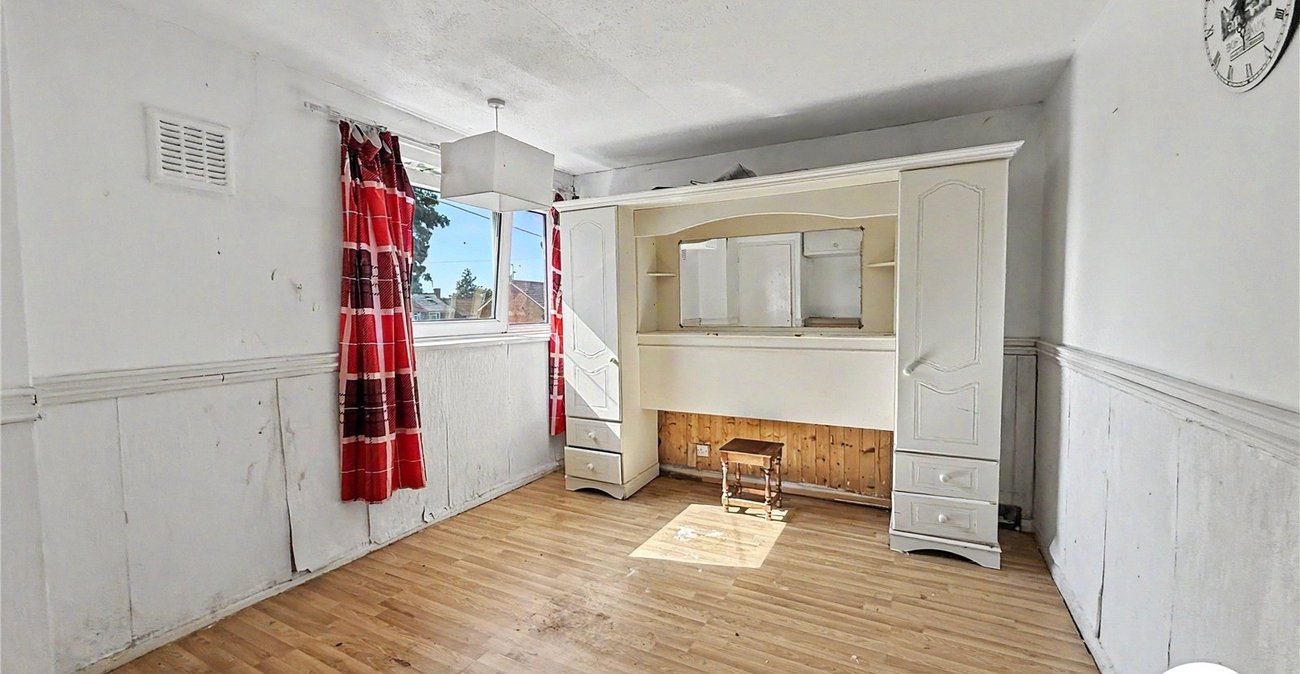2 bedroom house for sale in Walderslade | Robinson Michael & Jackson