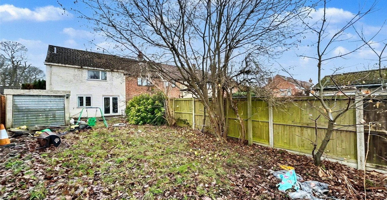 2 bedroom house for sale in Walderslade | Robinson Michael & Jackson