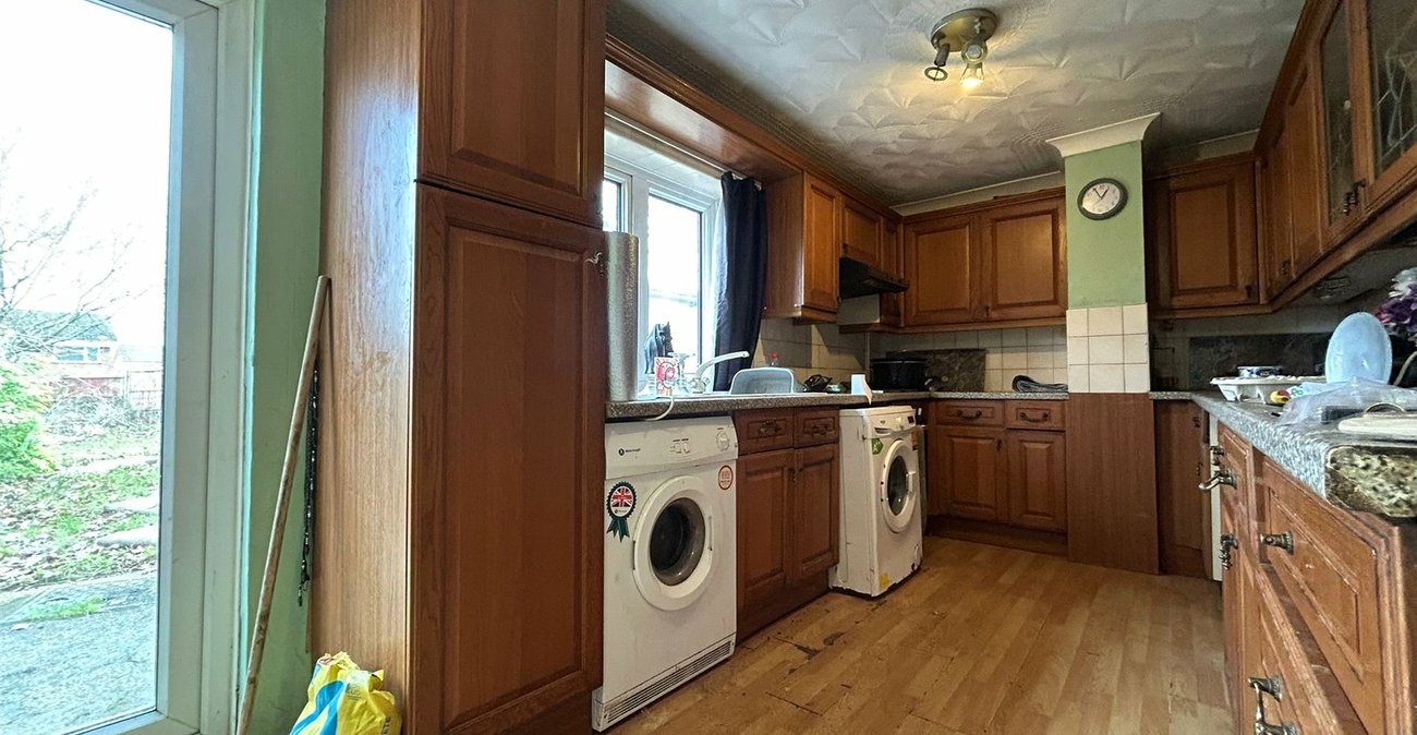 2 bedroom house for sale in Walderslade | Robinson Michael & Jackson