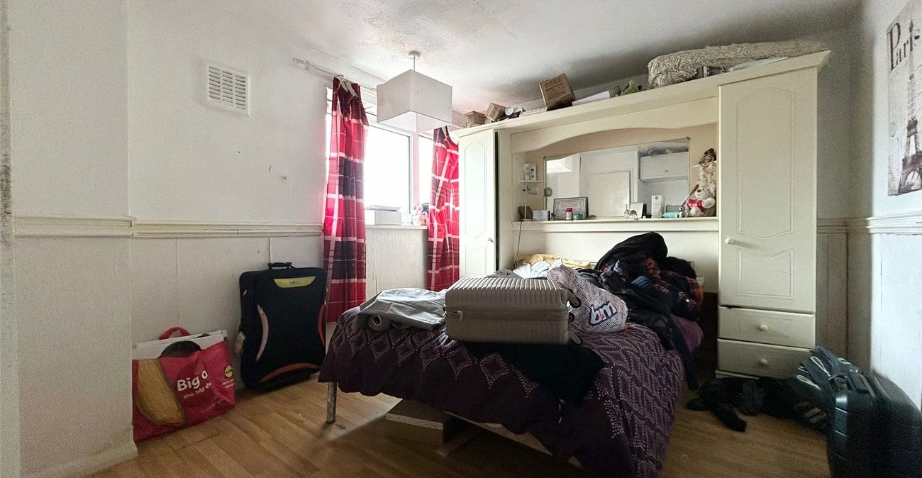 2 bedroom house for sale in Walderslade | Robinson Michael & Jackson