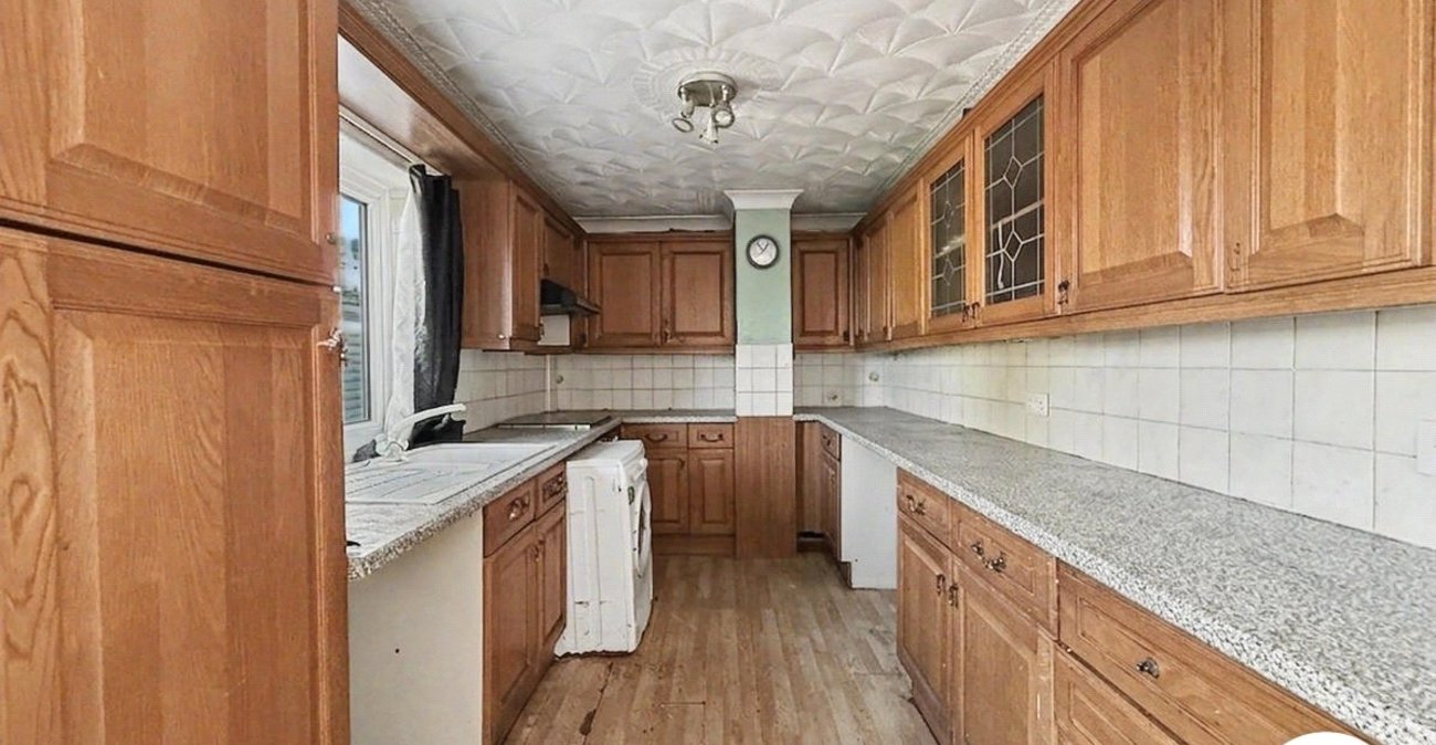 2 bedroom house for sale in Walderslade | Robinson Michael & Jackson