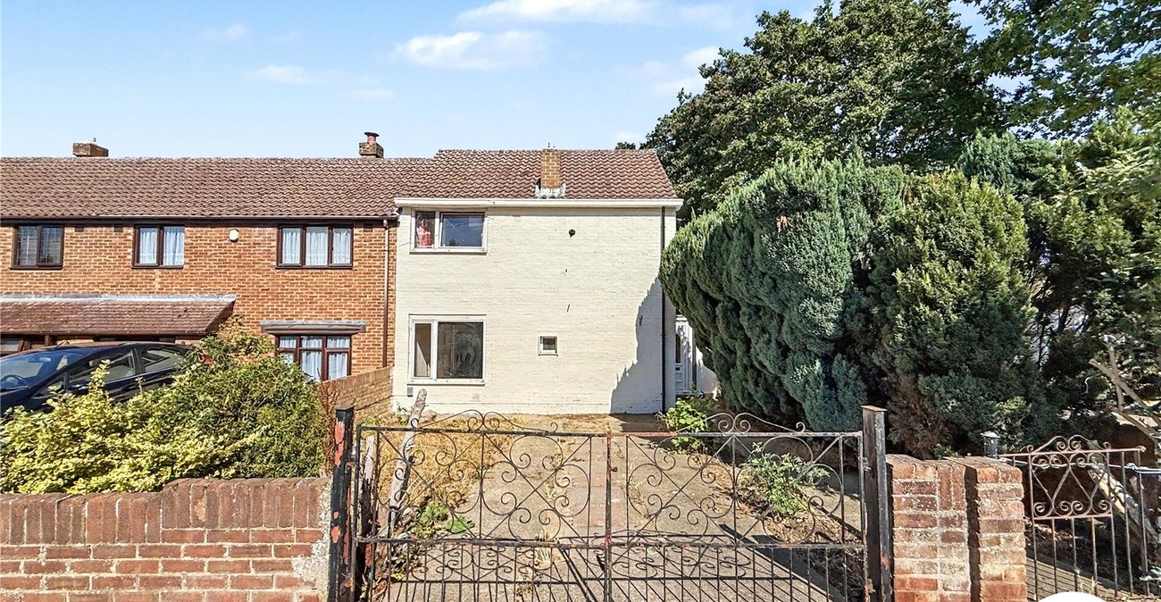 2 bedroom house for sale in Walderslade | Robinson Michael & Jackson