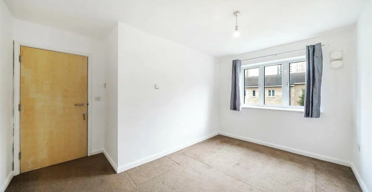 3 bedroom house for sale in London | Robinson Jackson