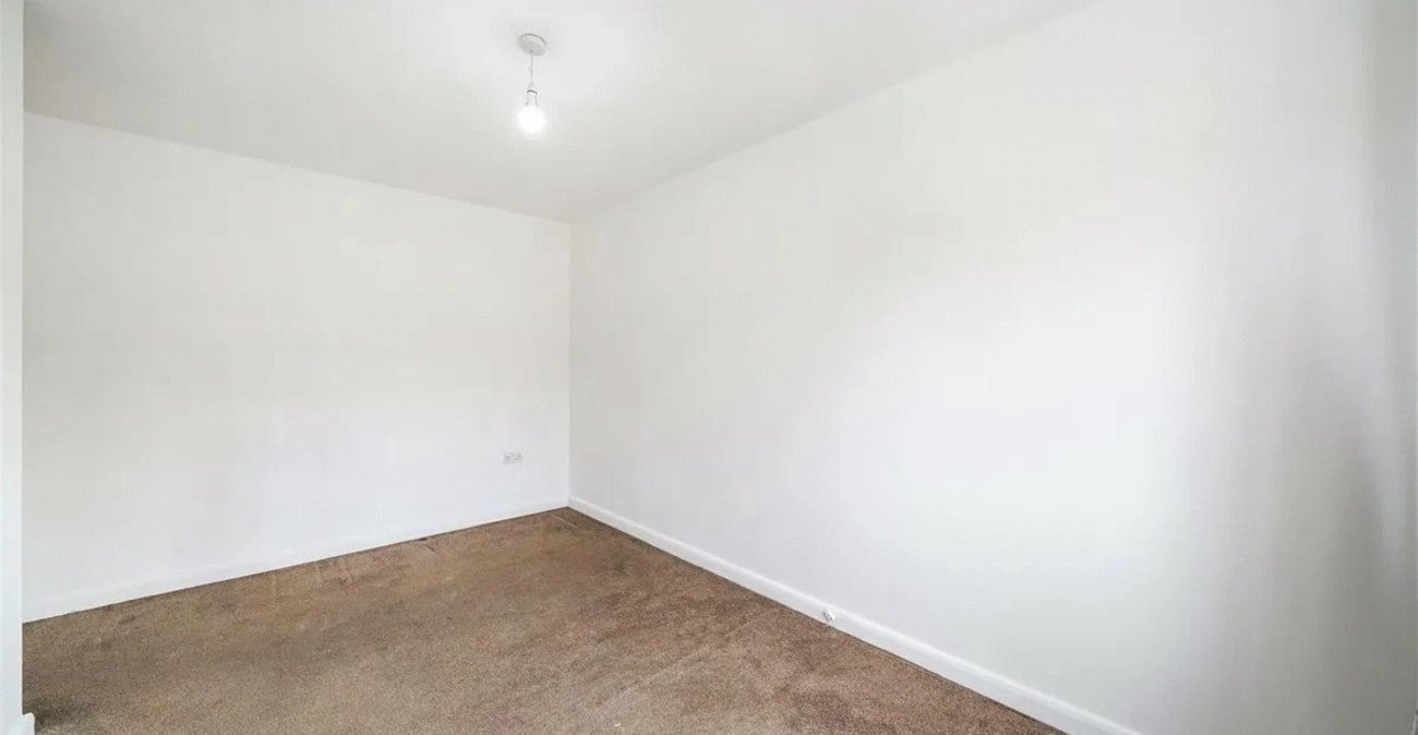 3 bedroom house for sale in London | Robinson Jackson