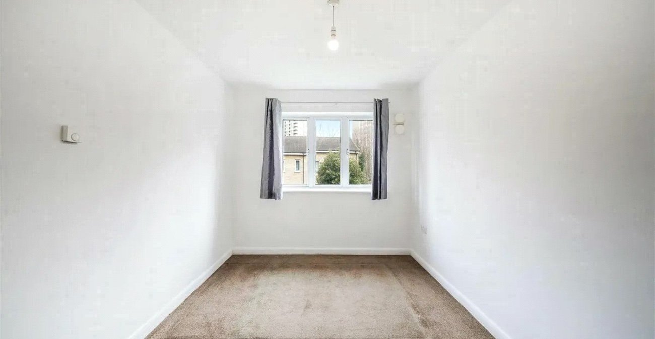 3 bedroom house for sale in London | Robinson Jackson