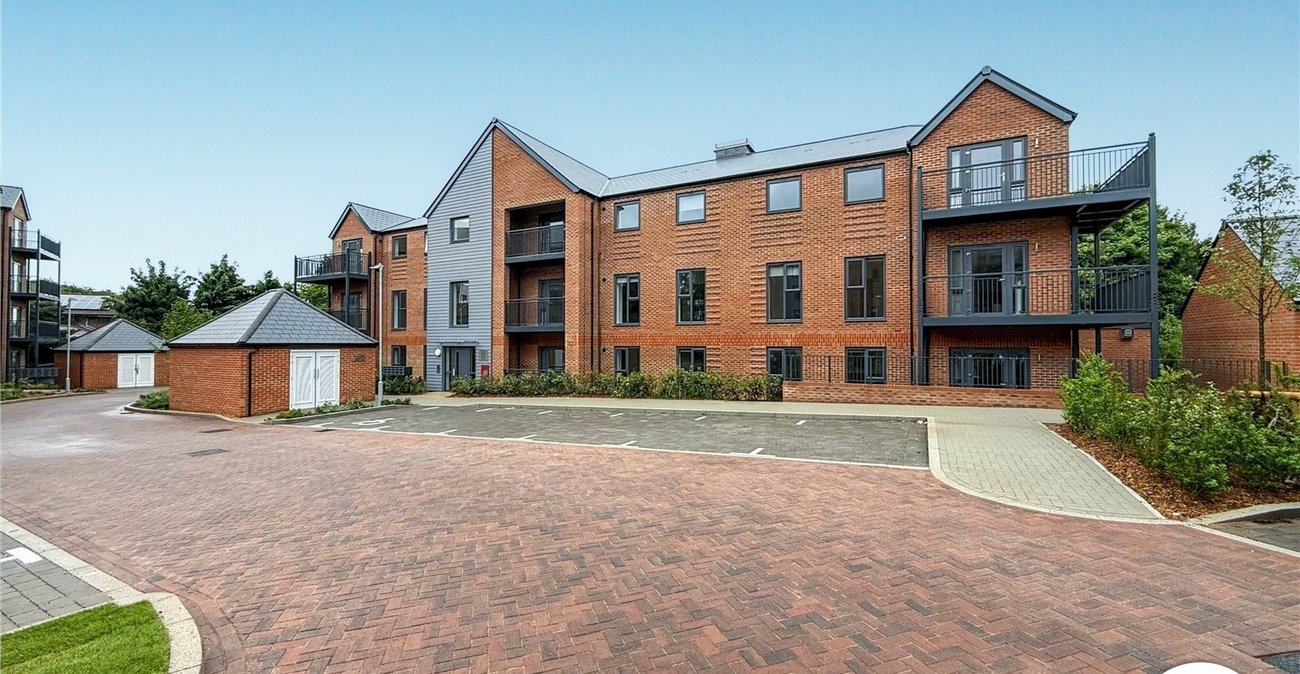 2 bedroom property to rent in Kings Hill | Robinson Michael & Jackson