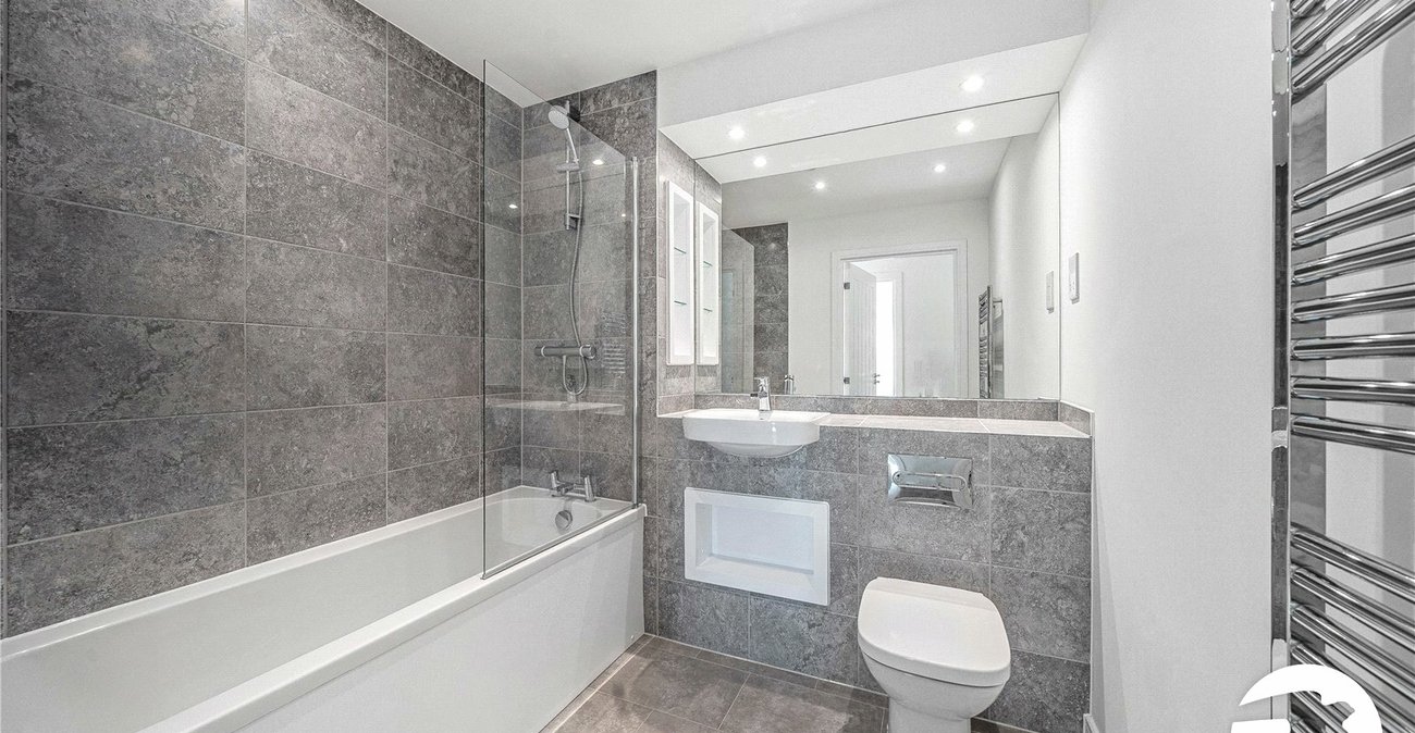 2 bedroom property to rent in Kings Hill | Robinson Michael & Jackson