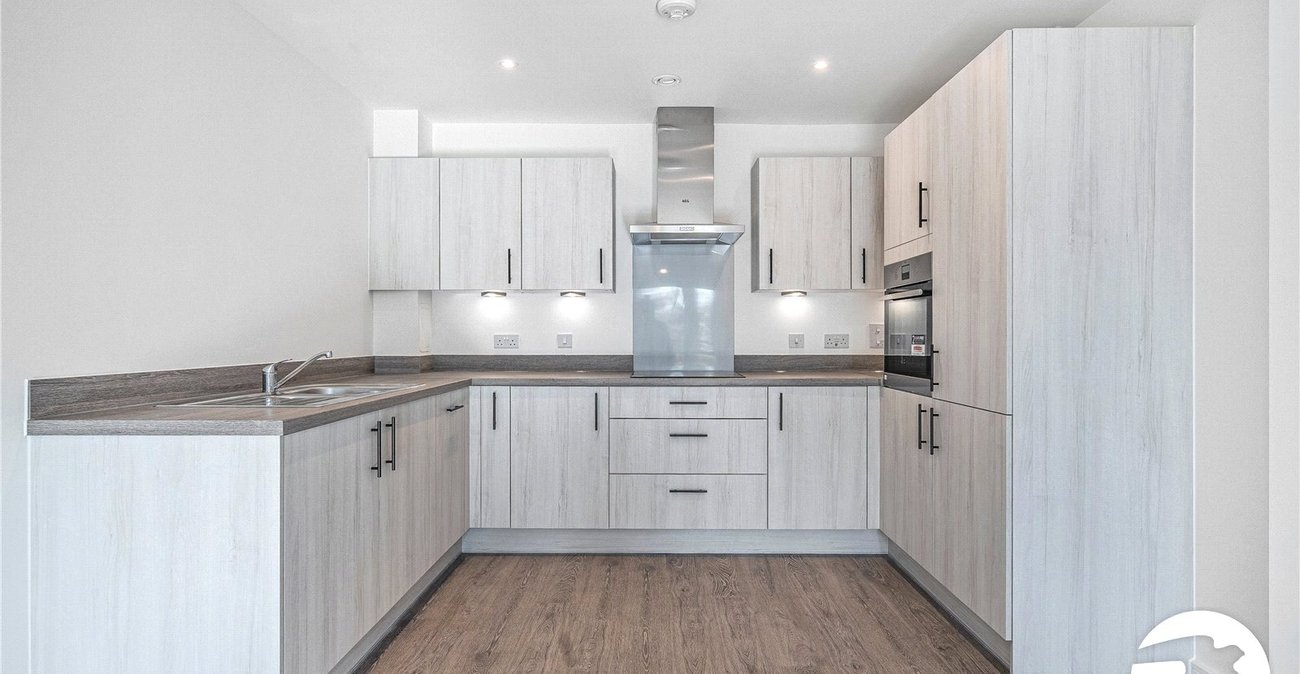 2 bedroom property to rent in Kings Hill | Robinson Michael & Jackson