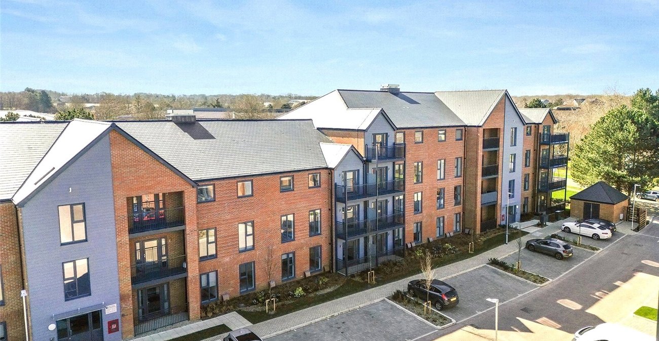 2 bedroom property to rent in Kings Hill | Robinson Michael & Jackson