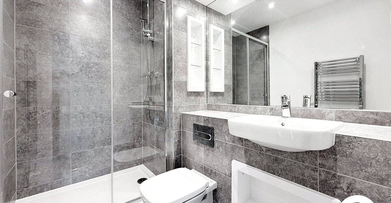 2 bedroom property to rent in Kings Hill | Robinson Michael & Jackson