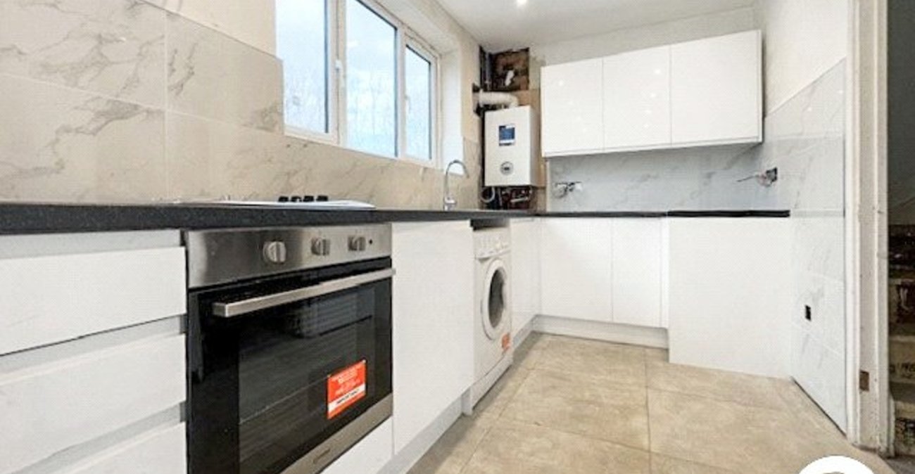 3 bedroom house to rent in London | 