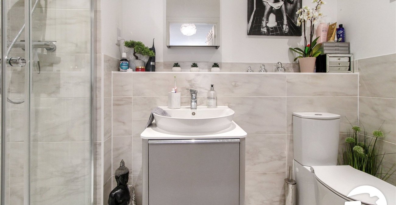 2 bedroom property to rent in Weldon | Robinson Michael & Jackson