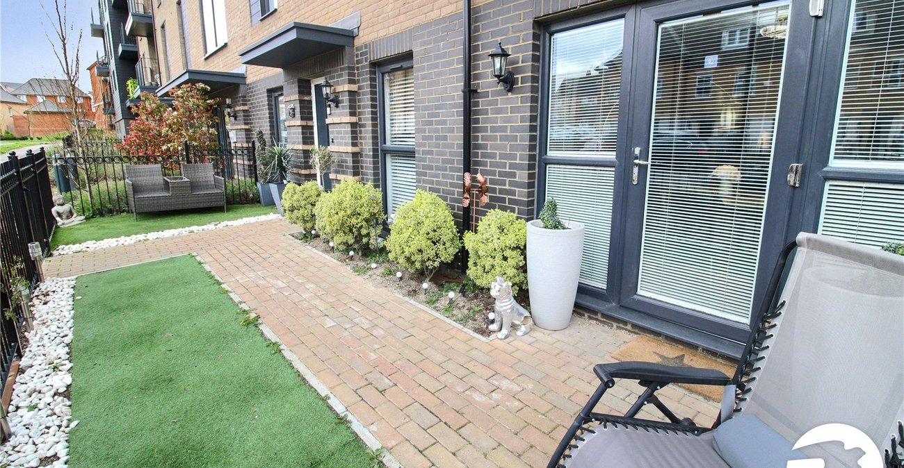 2 bedroom property to rent in Weldon | Robinson Michael & Jackson