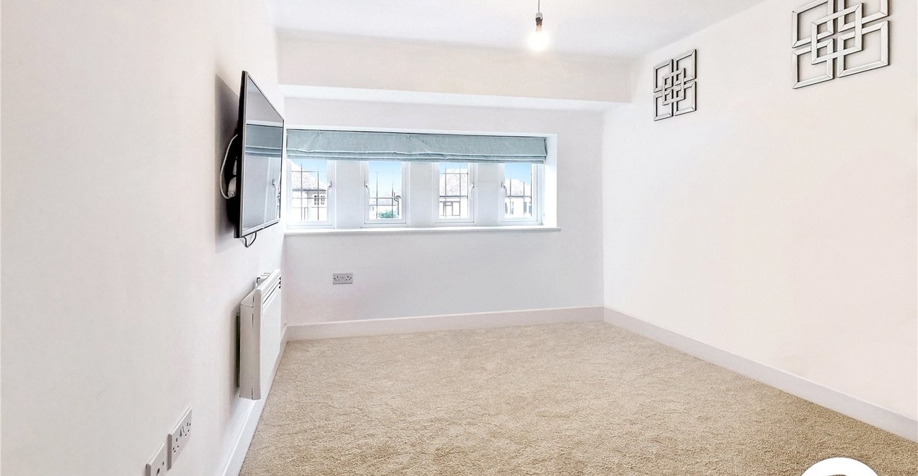 2 bedroom property to rent in Orpington | Robinson Jackson