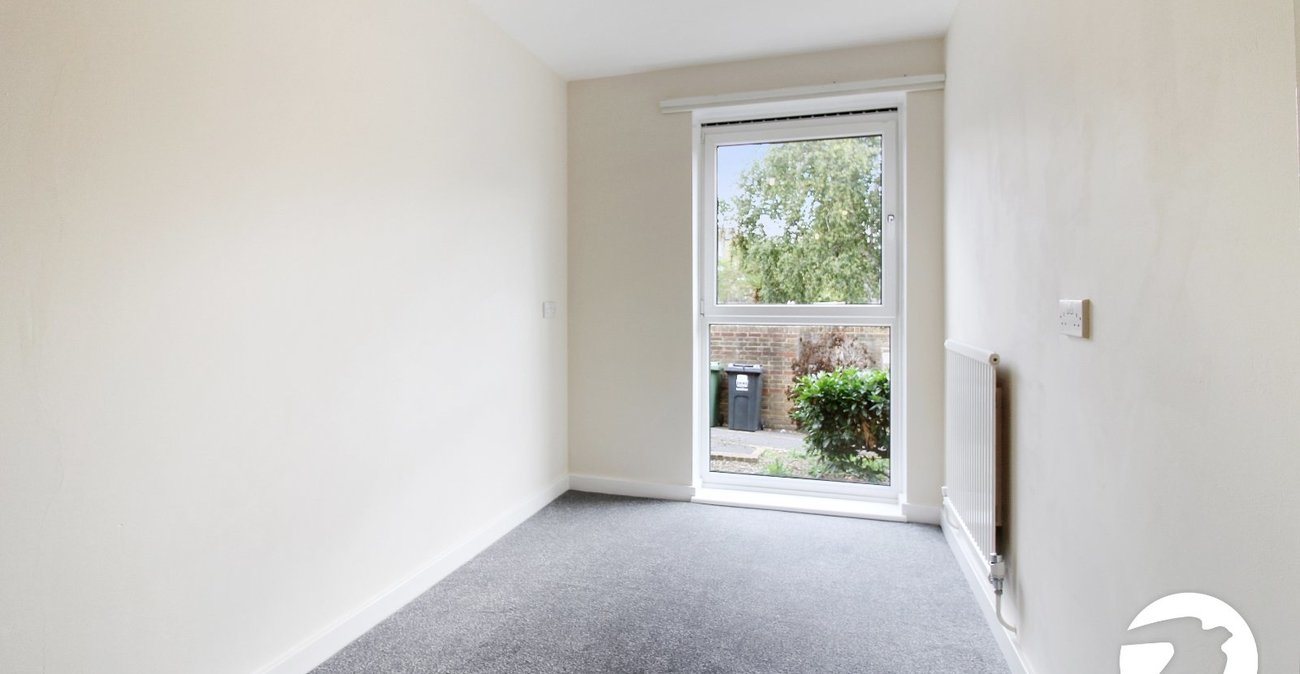 2 bedroom property to rent in Sydenham | Robinson Jackson