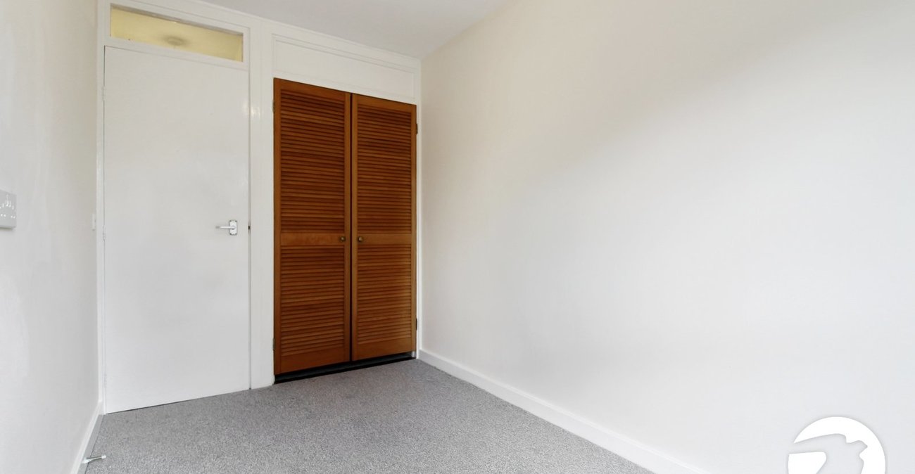 2 bedroom property to rent in Sydenham | Robinson Jackson