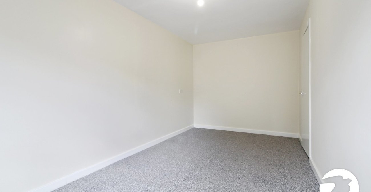 2 bedroom property to rent in Sydenham | Robinson Jackson