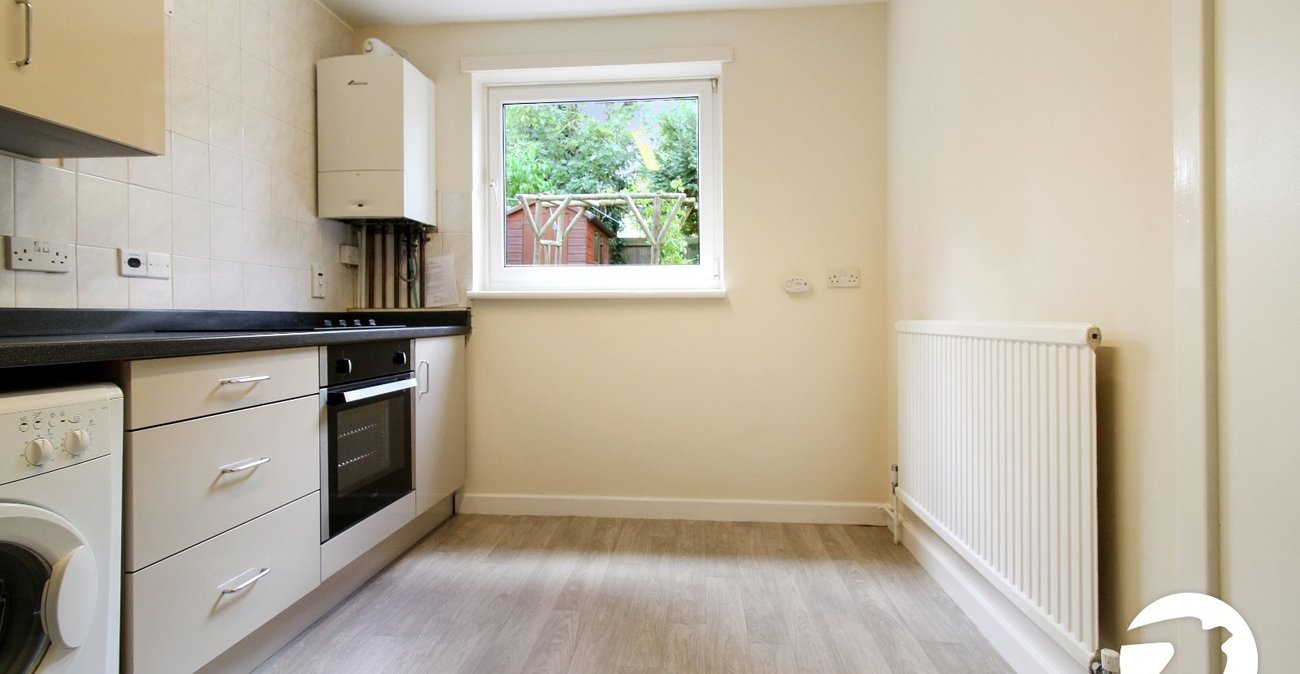 2 bedroom property to rent in Sydenham | Robinson Jackson