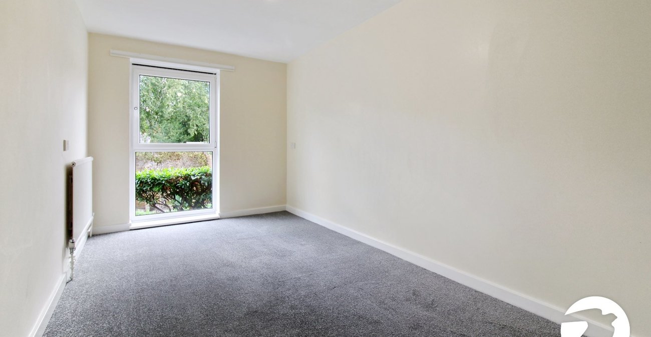 2 bedroom property to rent in Sydenham | Robinson Jackson