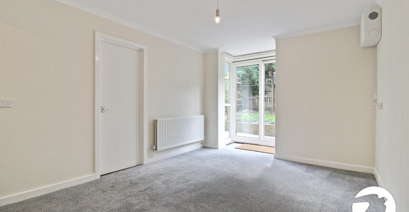 2 bedroom property to rent in Sydenham | Robinson Jackson