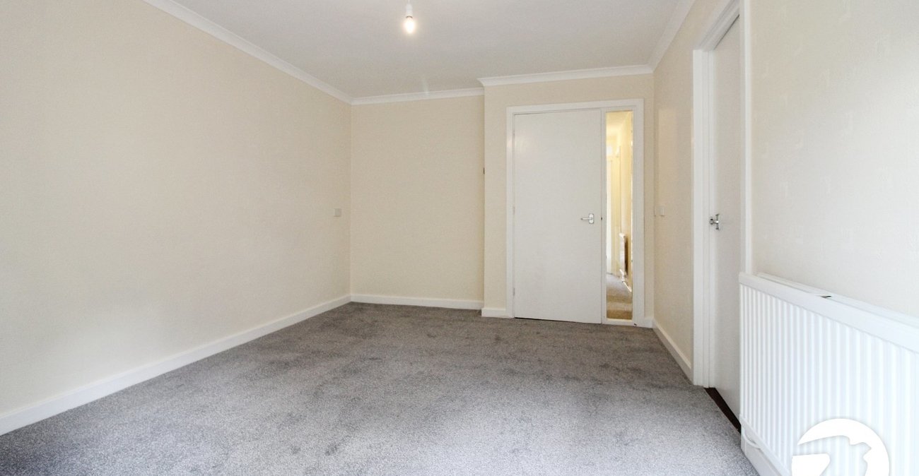 2 bedroom property to rent in Sydenham | Robinson Jackson