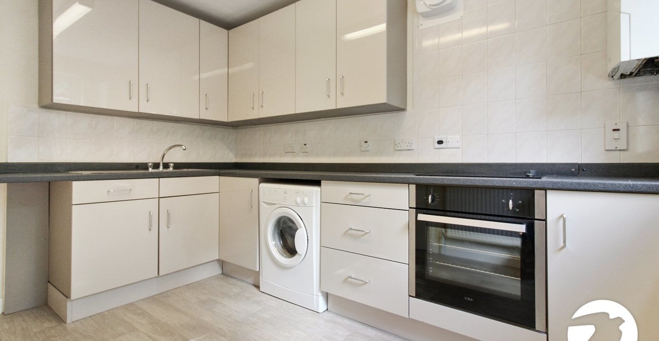 2 bedroom property to rent in Sydenham | Robinson Jackson