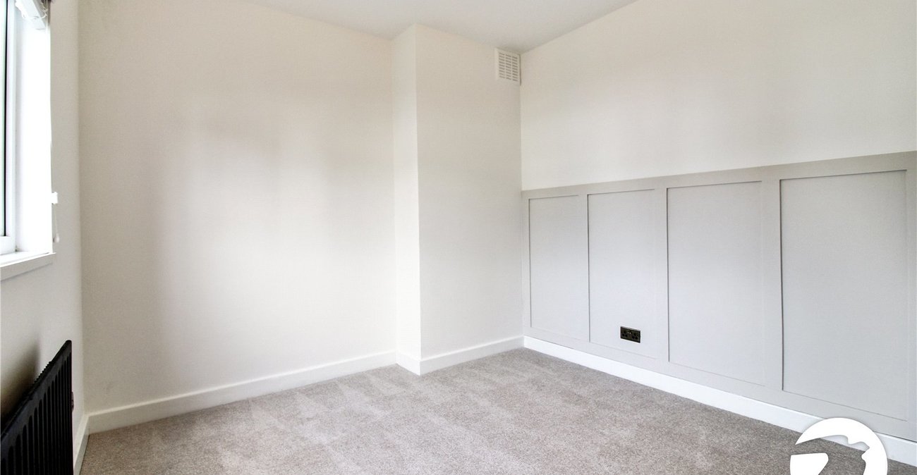 2 bedroom property to rent in London | Robinson Jackson