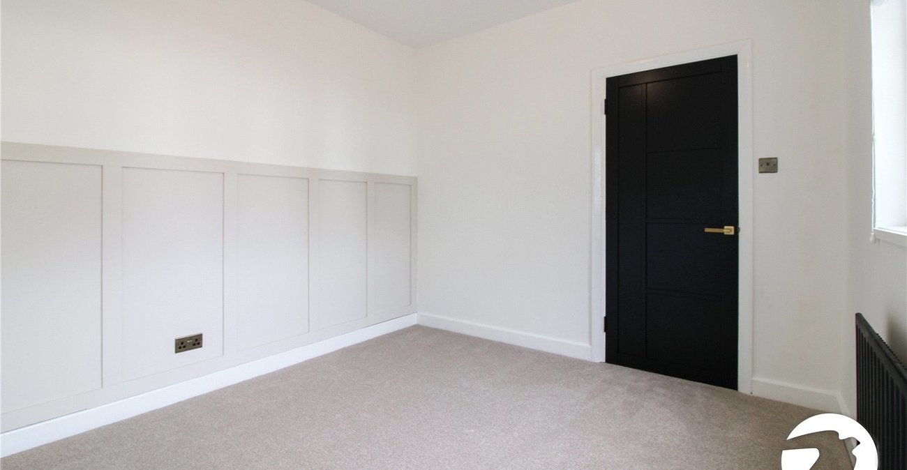 2 bedroom property to rent in London | Robinson Jackson