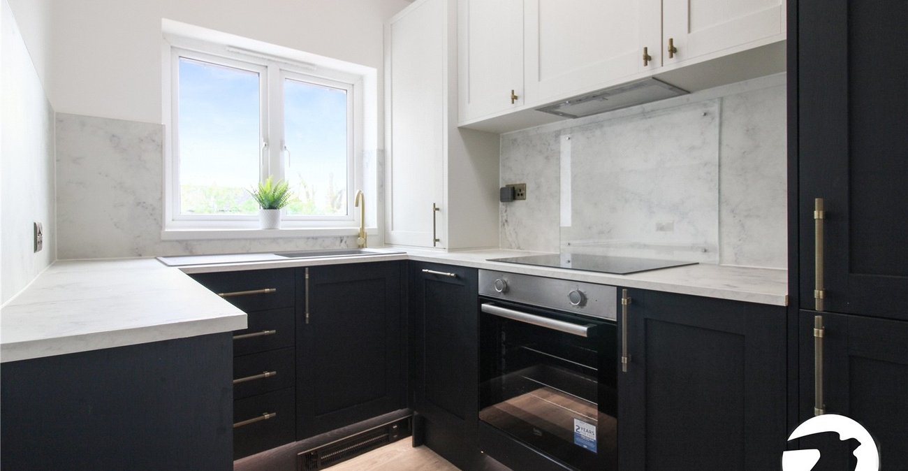 2 bedroom property to rent in London | Robinson Jackson