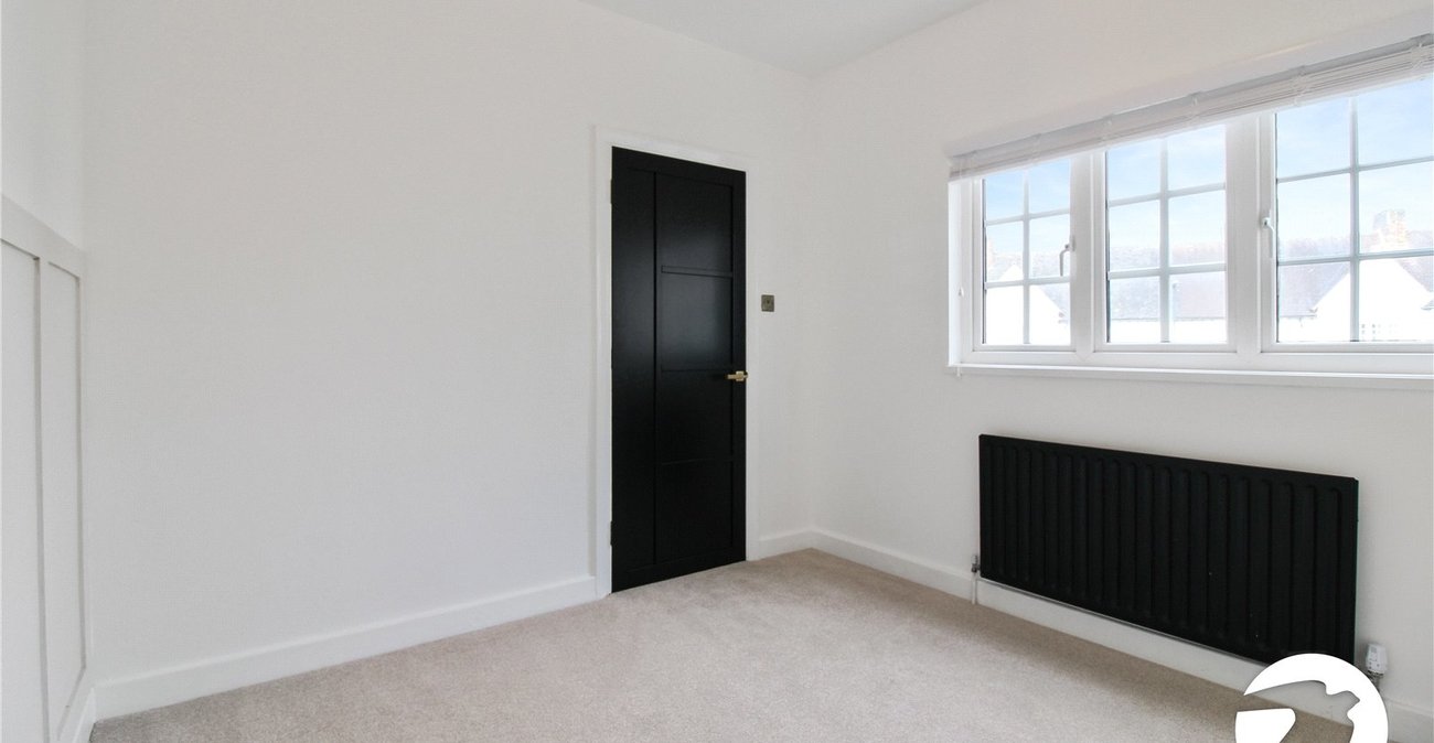 2 bedroom property to rent in London | Robinson Jackson
