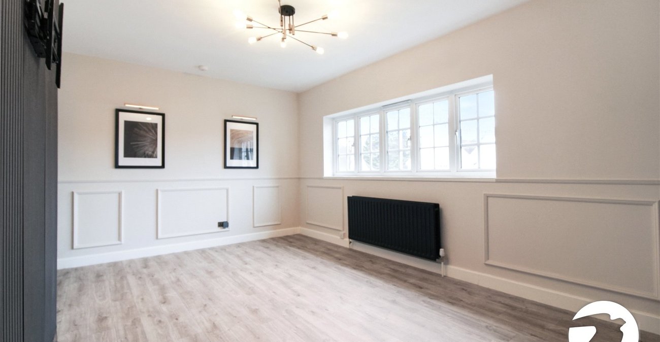 2 bedroom property to rent in London | Robinson Jackson