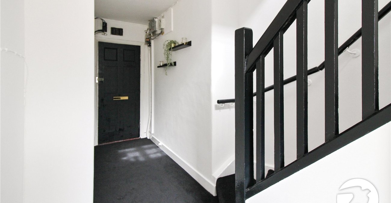 2 bedroom property to rent in London | Robinson Jackson