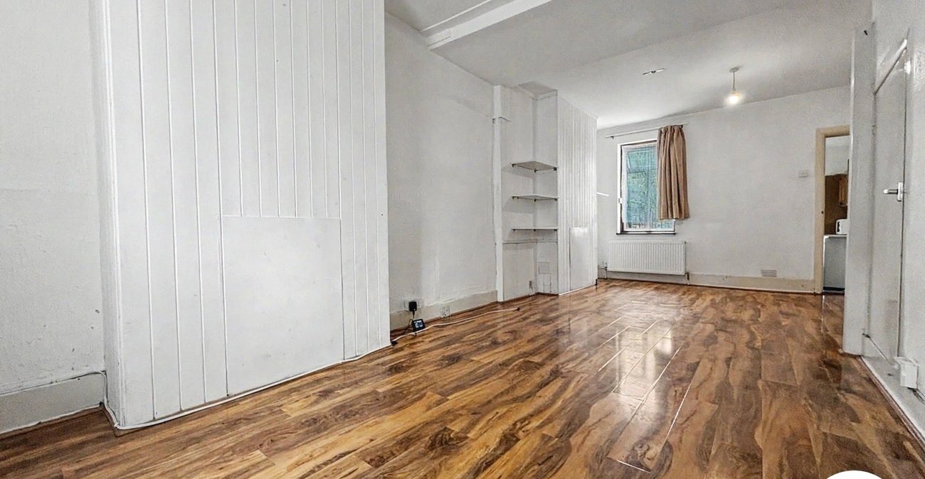 2 bedroom house to rent in Chatham | Robinson Michael & Jackson