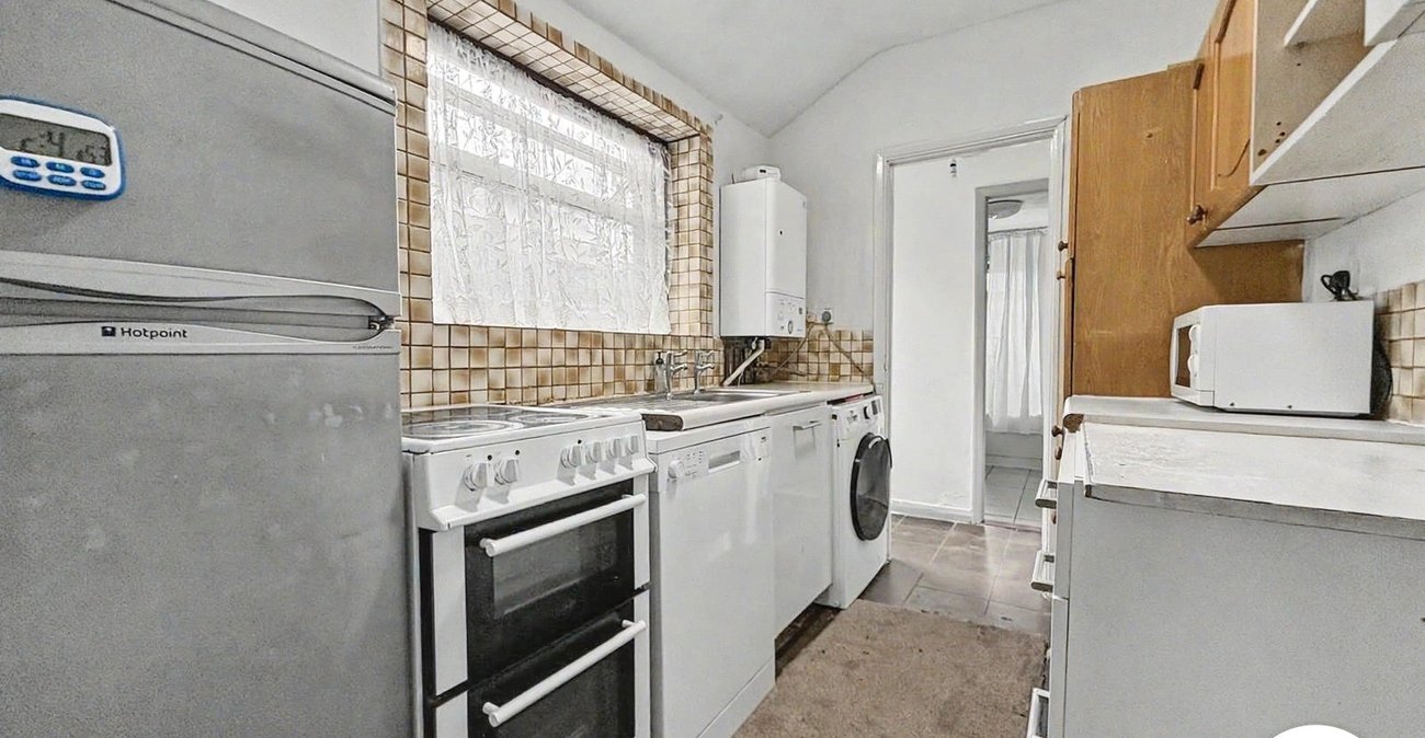 2 bedroom house to rent in Chatham | Robinson Michael & Jackson