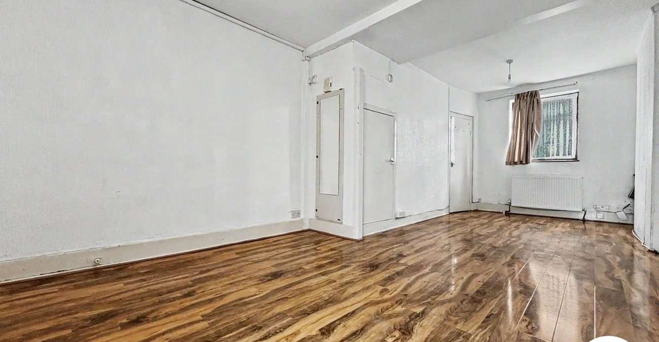 2 bedroom house to rent in Chatham | Robinson Michael & Jackson