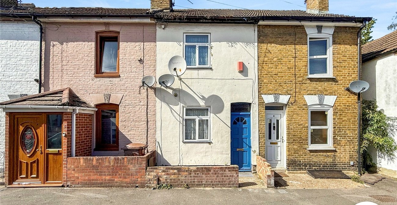 2 bedroom house to rent in Chatham | Robinson Michael & Jackson