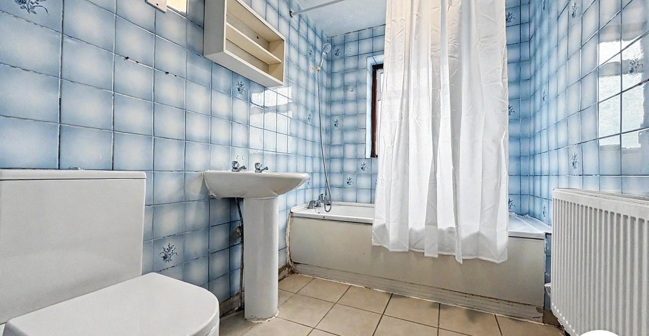 2 bedroom house to rent in Chatham | Robinson Michael & Jackson