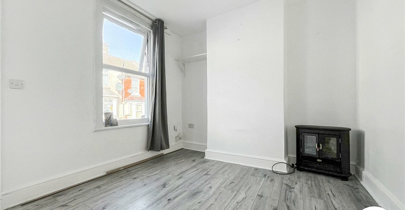 3 bedroom house to rent in Chatham | Robinson Michael & Jackson