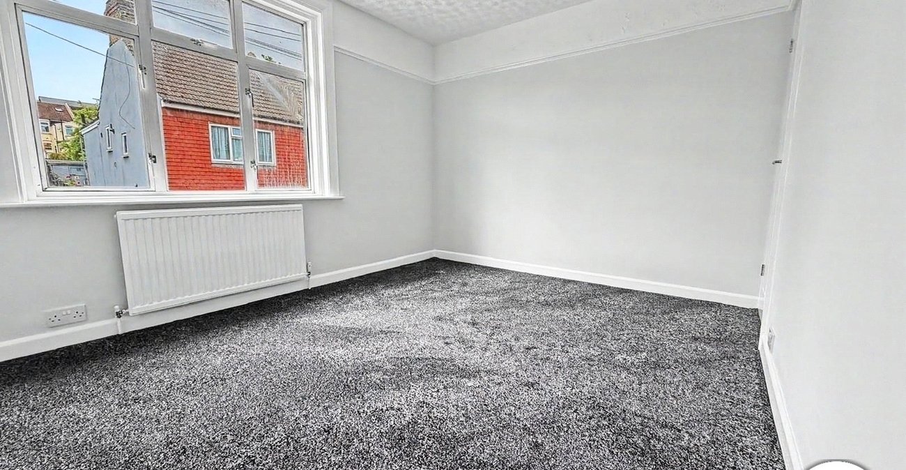 2 bedroom house to rent in Chatham | Robinson Michael & Jackson