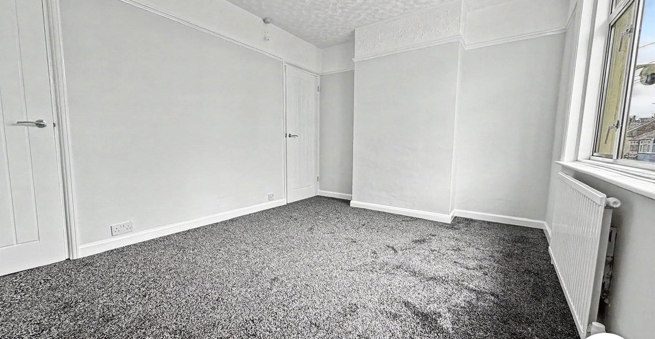 2 bedroom house to rent in Chatham | Robinson Michael & Jackson