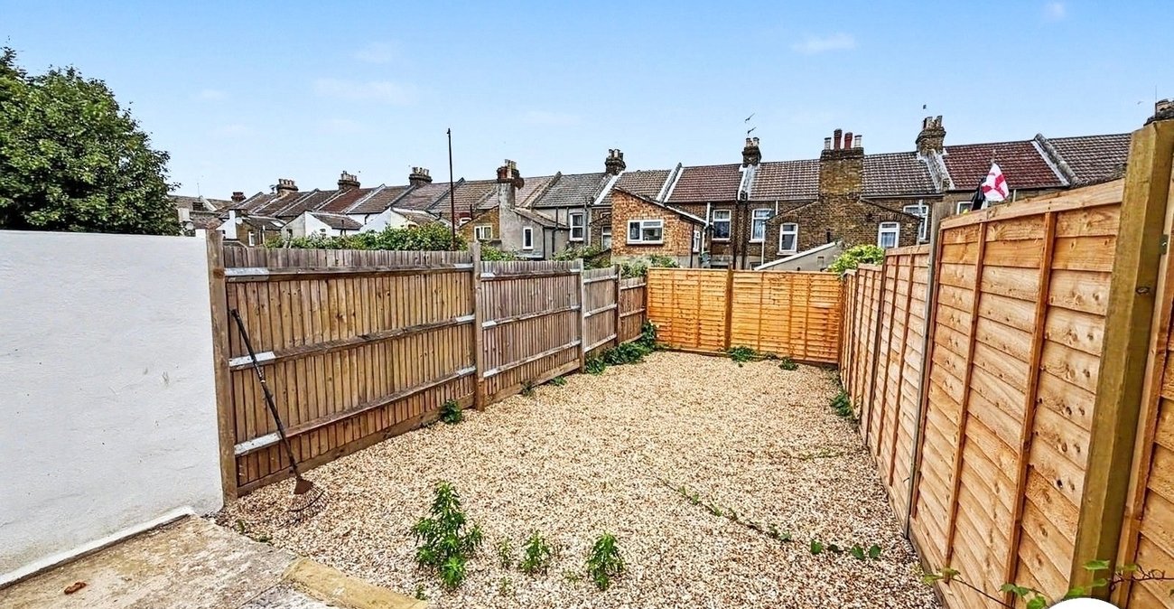 2 bedroom house to rent in Chatham | Robinson Michael & Jackson