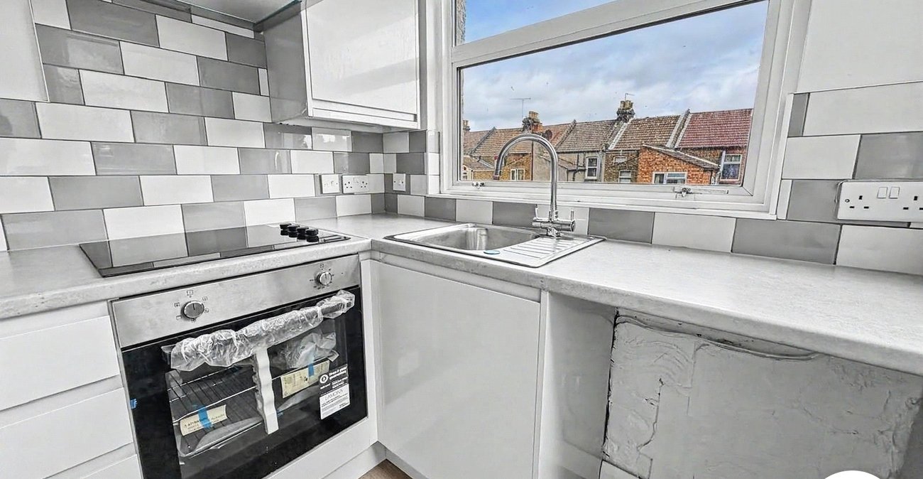 2 bedroom house to rent in Chatham | Robinson Michael & Jackson
