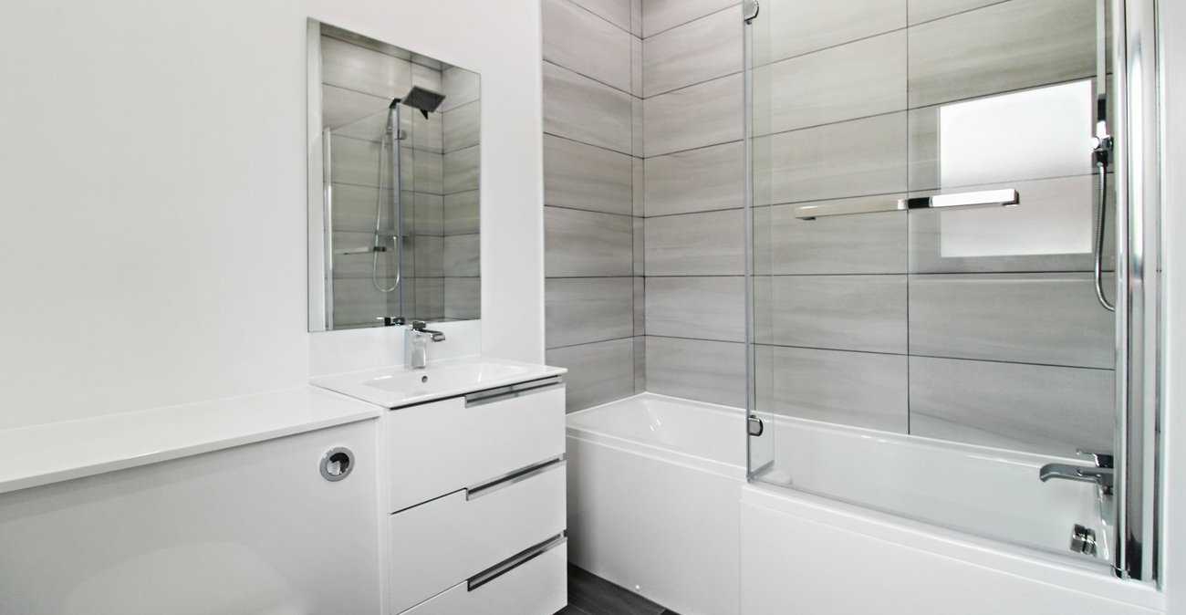 2 bedroom property to rent in Gravesend | Robinson Michael & Jackson