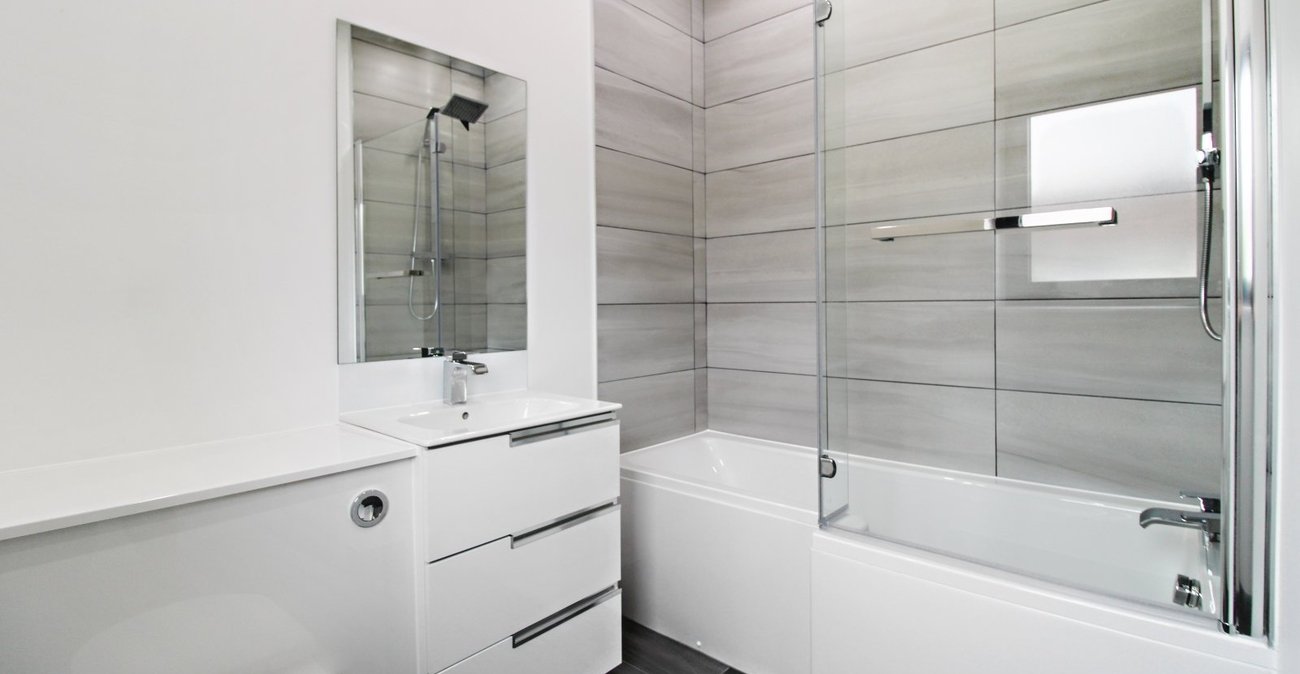 2 bedroom property to rent in Gravesend | Robinson Michael & Jackson